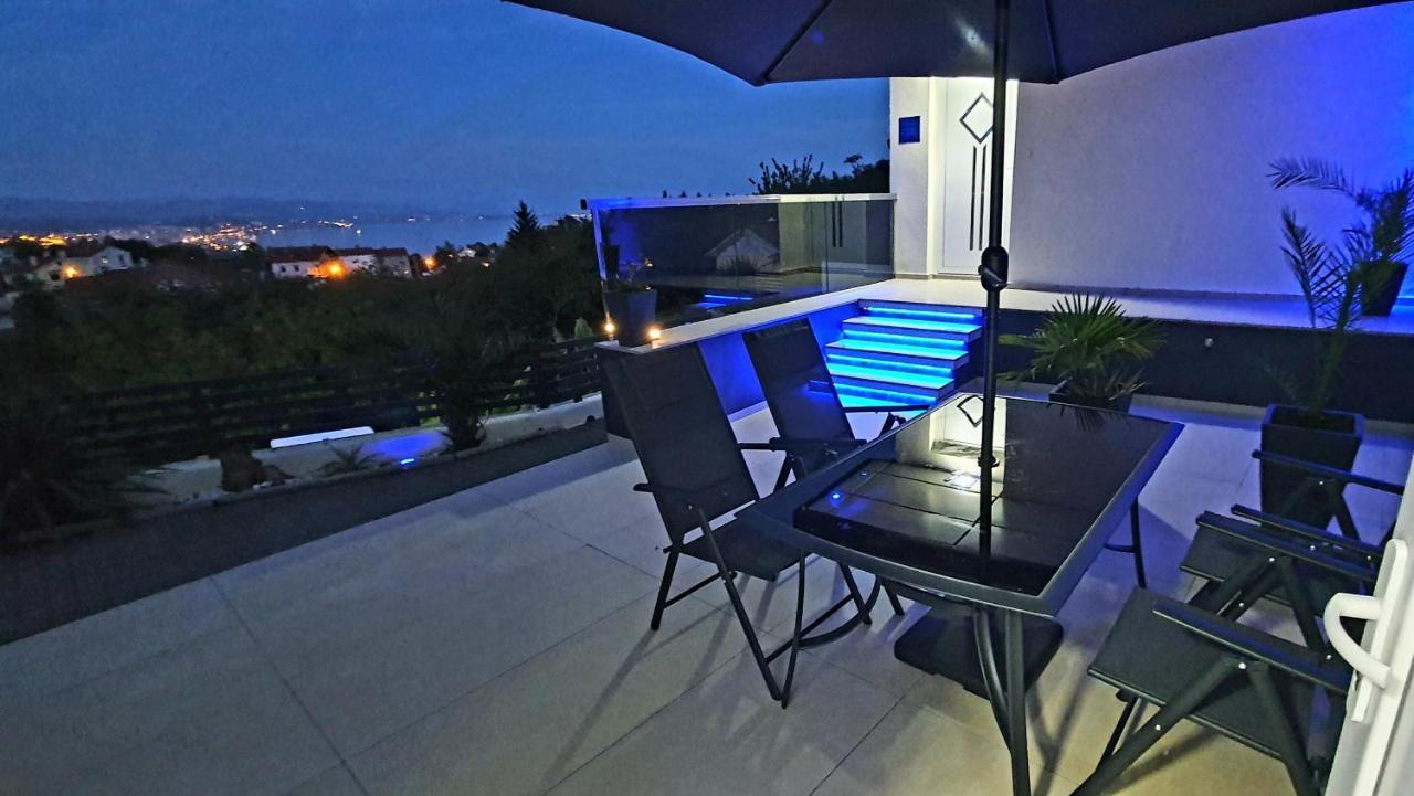 Jacuzzi Penthouse Apartment Matulji Eksteriør billede