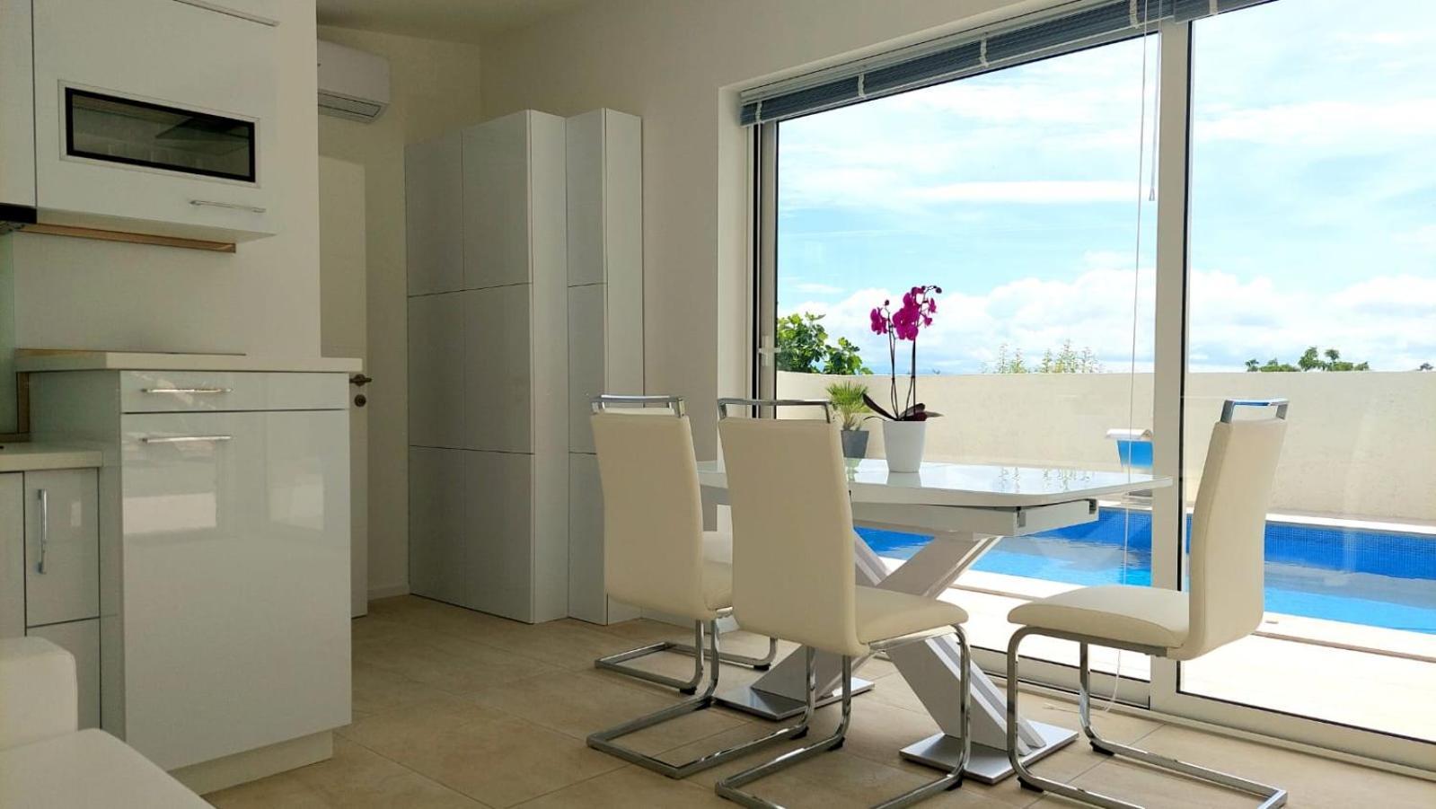Jacuzzi Penthouse Apartment Matulji Eksteriør billede